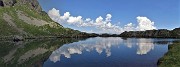 89 Nuvole bianche si specchiano nel lago !